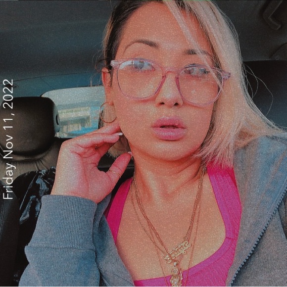 Meet your Posher, Dyana - Picture 3 of 6